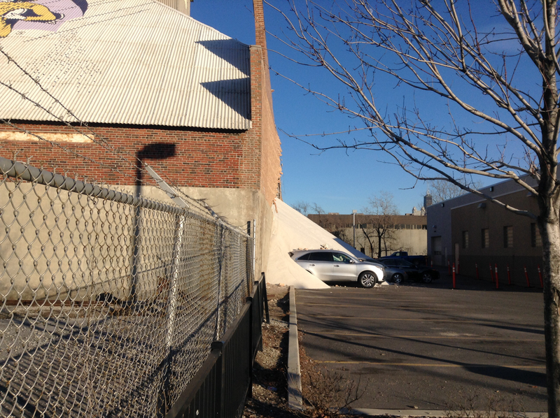 Illustration for article titled Salt Storage Warehouse Collapses, Chicagoans Unfazed